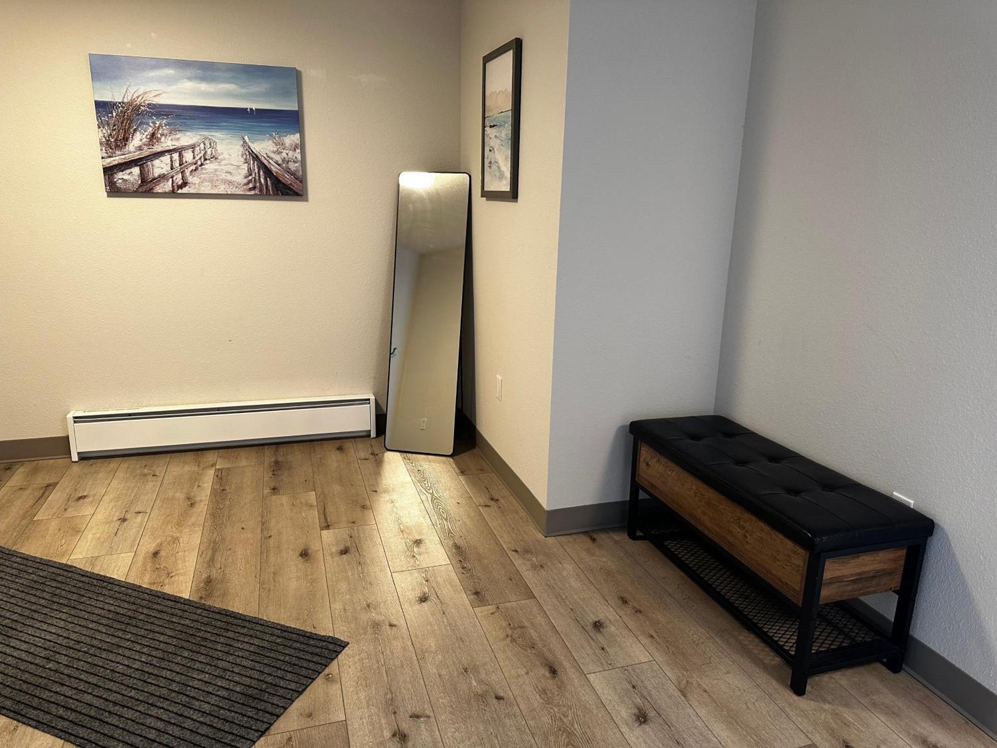 West Beach Suites Lincoln City Szoba fotó